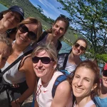 mar y su alumnas en un retiro